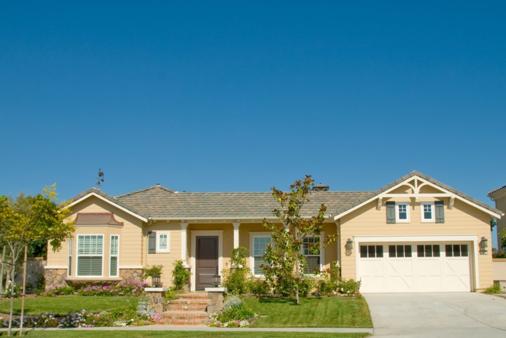 House with single-ply roof